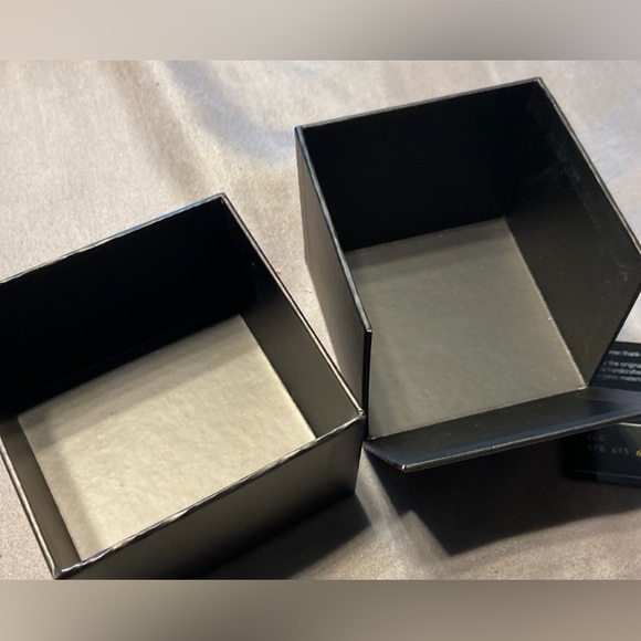 Versace gift wrap set - Picture 3 of 5